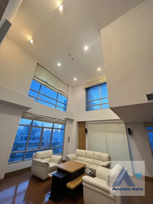 Duplex Condo, Pet friendly condominium for rent in Ploenchit, Bangkok Code AA21473