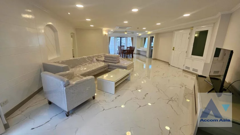 unitPet friendly |  3 Bedrooms  Apartment For Rent in Sukhumvit, Bangkok  near BTS Asok - MRT Sukhumvit (2016001)