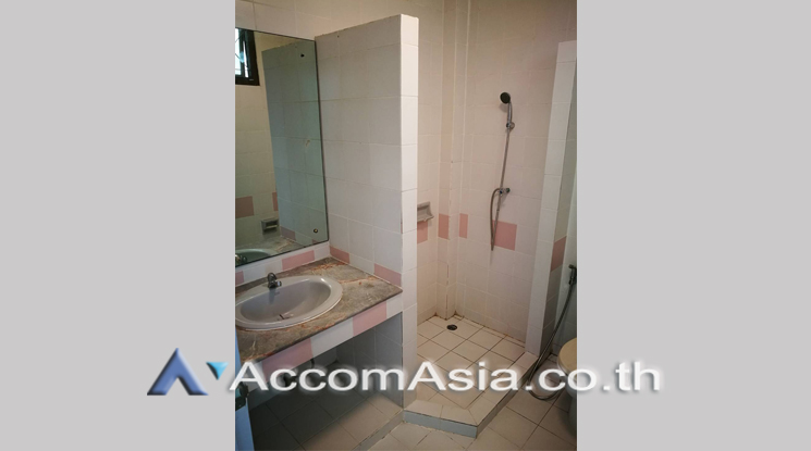 5  4 br House for rent and sale in Sukhumvit ,Bangkok BTS Phrom Phong AA21531