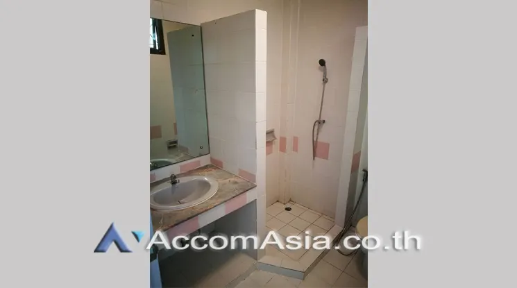 5  4 br House for rent and sale in Sukhumvit ,Bangkok BTS Phrom Phong AA21531