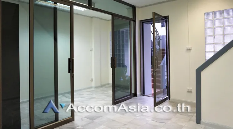 unitHome Office |  6 Bedrooms  Townhouse For Rent in Sukhumvit, Bangkok  near BTS Phra khanong (AA21547)