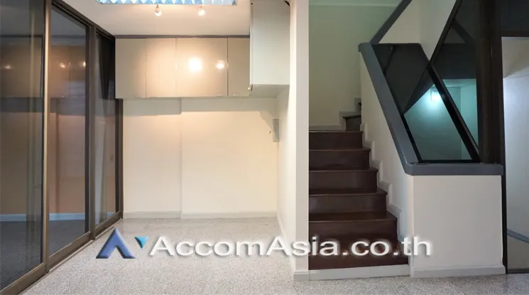 unitHome Office |  6 Bedrooms  Townhouse For Rent in Sukhumvit, Bangkok  near BTS Phra khanong (AA21547)