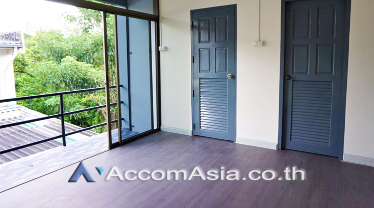 6  6 br Townhouse For Rent in Sukhumvit ,Bangkok BTS Phra khanong AA21547
