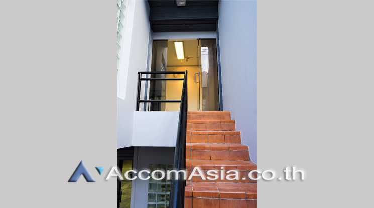 7  6 br Townhouse For Rent in Sukhumvit ,Bangkok BTS Phra khanong AA21547