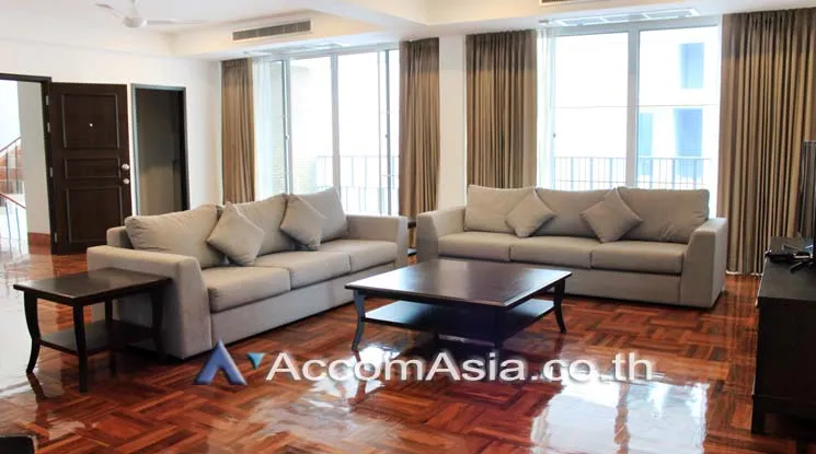 unit 3 Bedrooms  Apartment For Rent in Sukhumvit, Bangkok  near BTS Nana (AA21566)