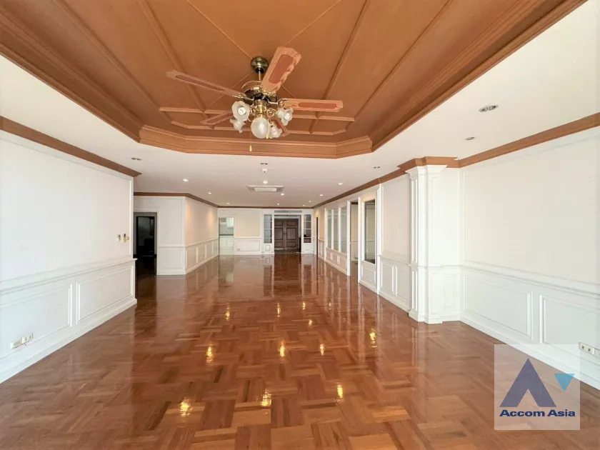 unit 4 Bedrooms  Condominium For Rent in Sukhumvit, Bangkok  near BTS Nana (21328)