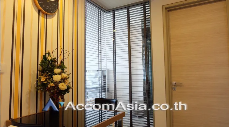 unit 1 Bedroom  Condominium For Rent in Ploenchit, Bangkok  near MRT Hua Lamphong (AA21583)