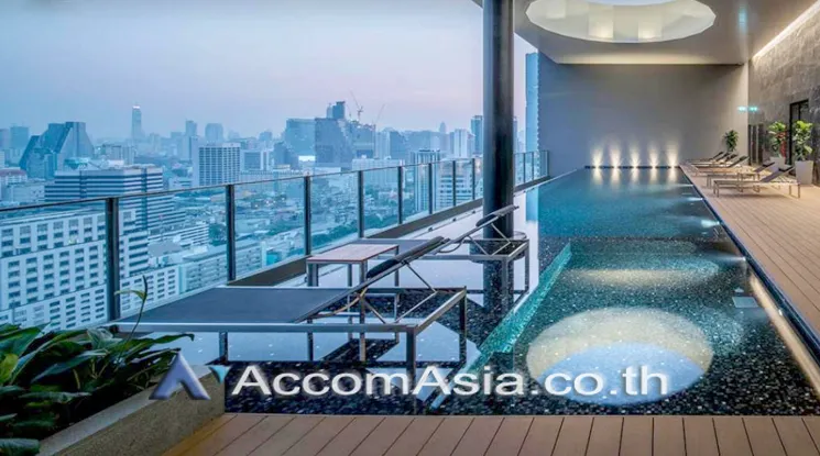 unit 2 Bedrooms  Condominium For Rent in Silom, Bangkok  near BTS Surasak (AA21641)