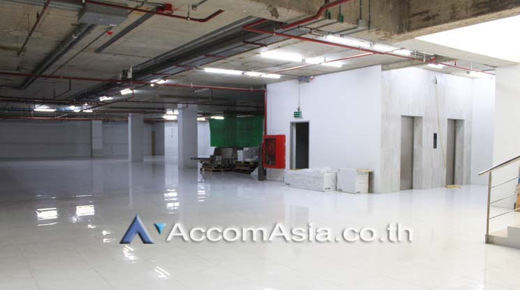  1  Retail / Showroom For Rent in Sukhumvit ,Bangkok BTS Phrom Phong at US Tower AA21690
