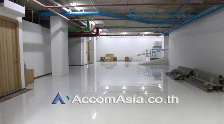 unit Retail / showroom For Rent in Sukhumvit, Bangkok  near BTS Phrom Phong (AA21690)
