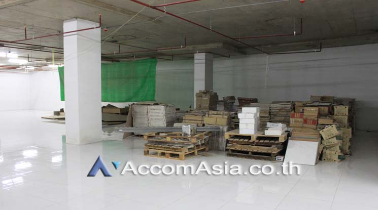  1  Retail / Showroom For Rent in Sukhumvit ,Bangkok BTS Phrom Phong at US Tower AA21694