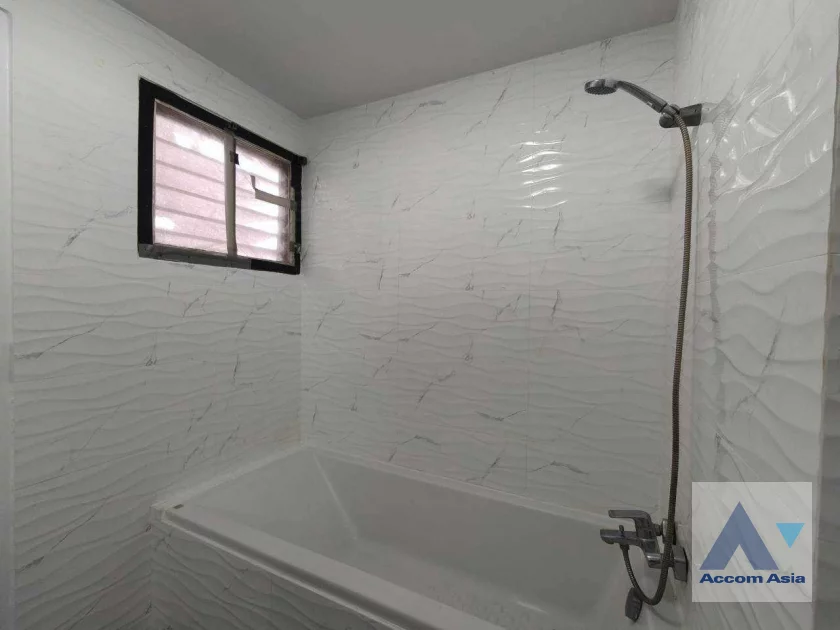 29  3 br Condominium for rent and sale in Sukhumvit ,Bangkok BTS Phrom Phong at Regent On The Park 1 AA21755