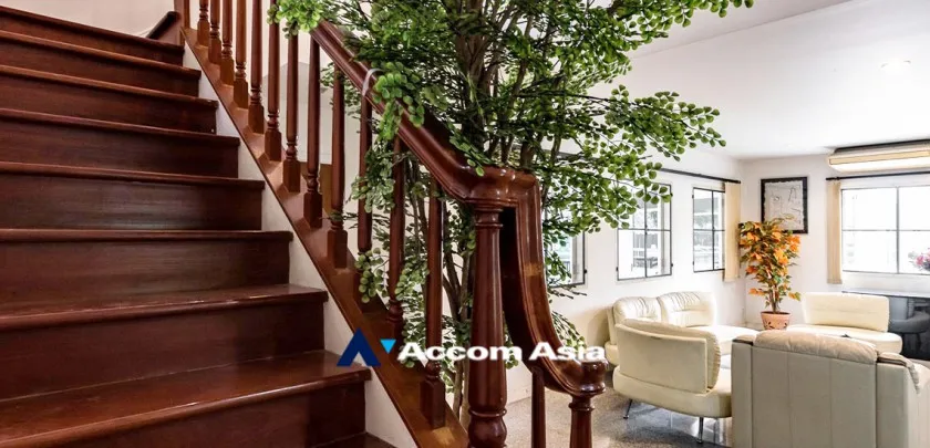 5  4 br House for rent and sale in Sukhumvit ,Bangkok BTS Punnawithi AA21804
