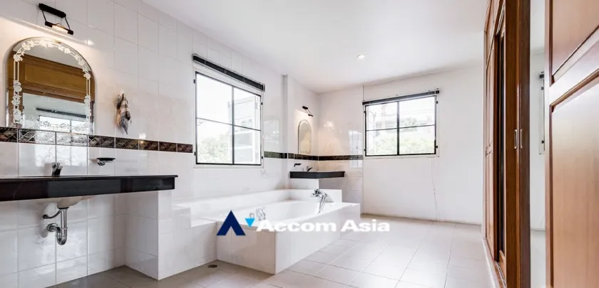12  4 br House for rent and sale in Sukhumvit ,Bangkok BTS Punnawithi AA21804