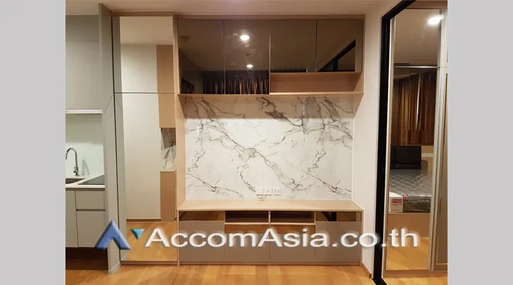 unit 1 Bedroom  Condominium For Rent in Silom, Bangkok  near BTS Surasak (AA21853)