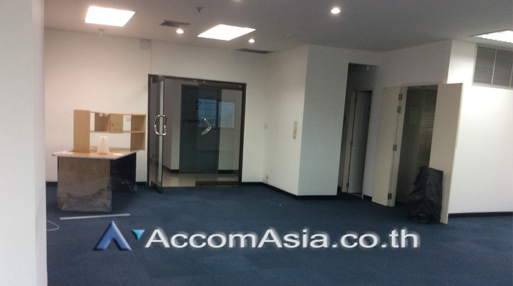 5  Studio Office Space for rent and sale in Sukhumvit ,Bangkok BTS Ekkamai at Sorachai Building AA21856