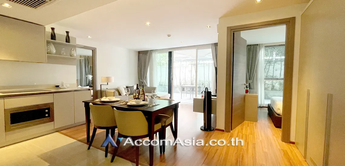 unit 2 Bedrooms  Apartment For Rent in Sukhumvit, Bangkok  near BTS Ekkamai (AA21867)