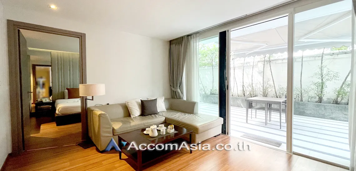 unit 2 Bedrooms  Apartment For Rent in Sukhumvit, Bangkok  near BTS Ekkamai (AA21867)