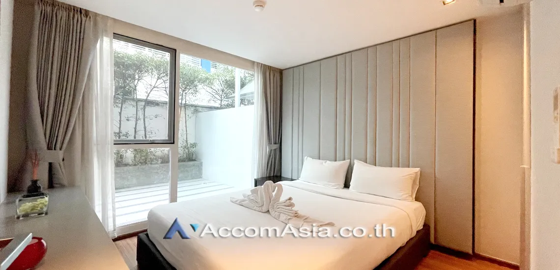 unit 2 Bedrooms  Apartment For Rent in Sukhumvit, Bangkok  near BTS Ekkamai (AA21867)
