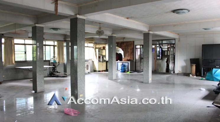 unit Shophouse For Rent in Ploenchit, Bangkok  near BTS Ploenchit (AA21877)