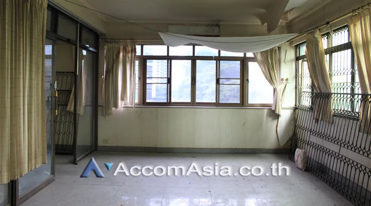 unit Shophouse For Rent in Ploenchit, Bangkok  near BTS Ploenchit (AA21877)