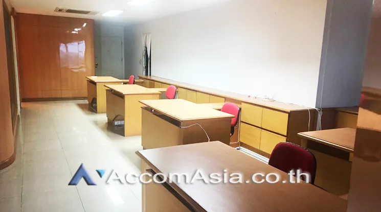  1  Office Space for rent and sale in Silom ,Bangkok BTS Surasak at Nusa State Tower AA21883