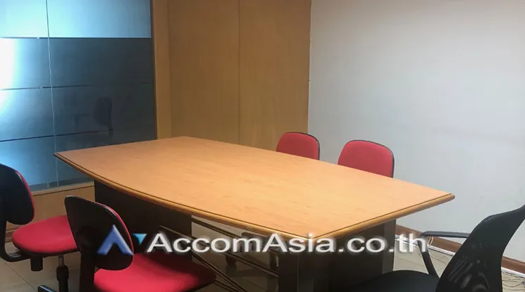 6  Office Space for rent and sale in Silom ,Bangkok BTS Surasak at Nusa State Tower AA21883