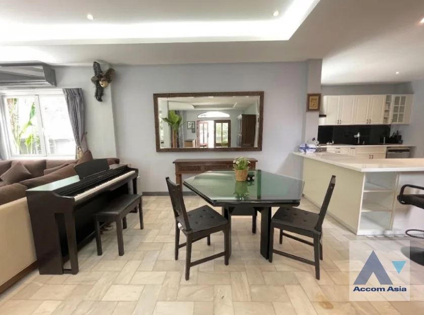 7  5 br House For Rent in Sukhumvit ,Bangkok BTS On Nut at House  in Compound AA21893