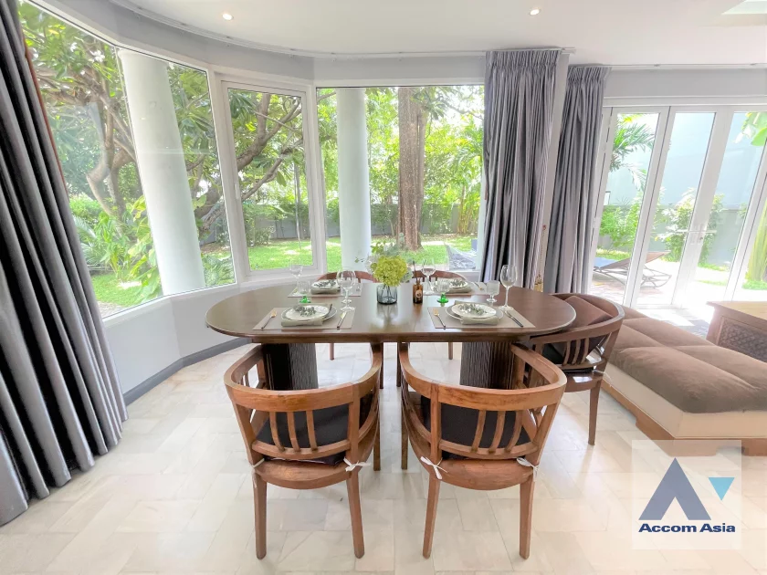 unit 5 Bedrooms  House For Rent in Sukhumvit, Bangkok  near BTS On Nut (AA21893)
