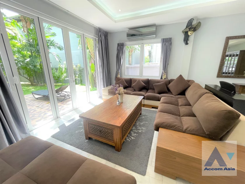  1  5 br House For Rent in Sukhumvit ,Bangkok BTS On Nut at House  in Compound AA21893