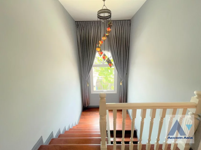 15  5 br House For Rent in Sukhumvit ,Bangkok BTS On Nut at House  in Compound AA21893