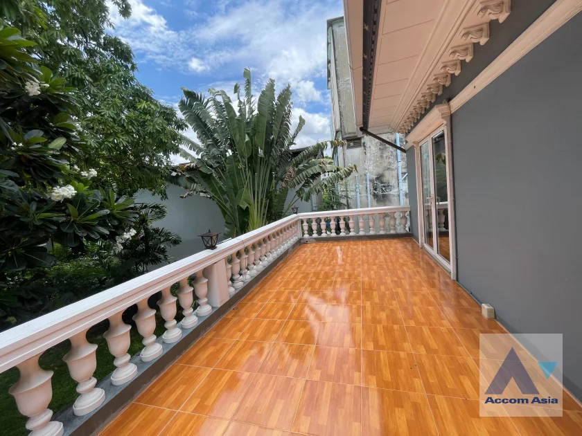 22  5 br House For Rent in Sukhumvit ,Bangkok BTS On Nut at House  in Compound AA21893