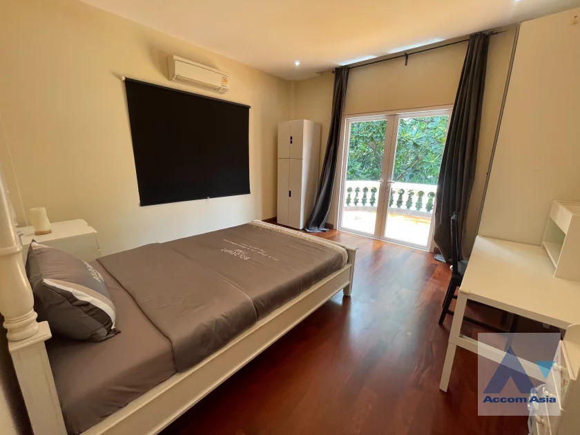 19  5 br House For Rent in Sukhumvit ,Bangkok BTS On Nut at House  in Compound AA21893
