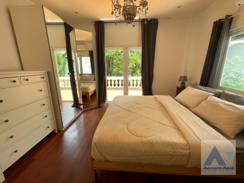 16  5 br House For Rent in Sukhumvit ,Bangkok BTS On Nut at House  in Compound AA21893
