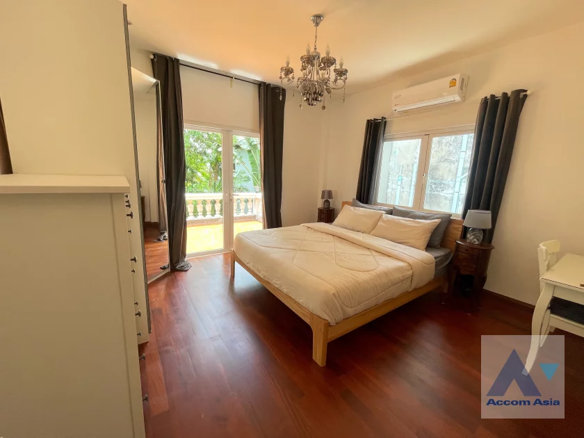 17  5 br House For Rent in Sukhumvit ,Bangkok BTS On Nut at House  in Compound AA21893