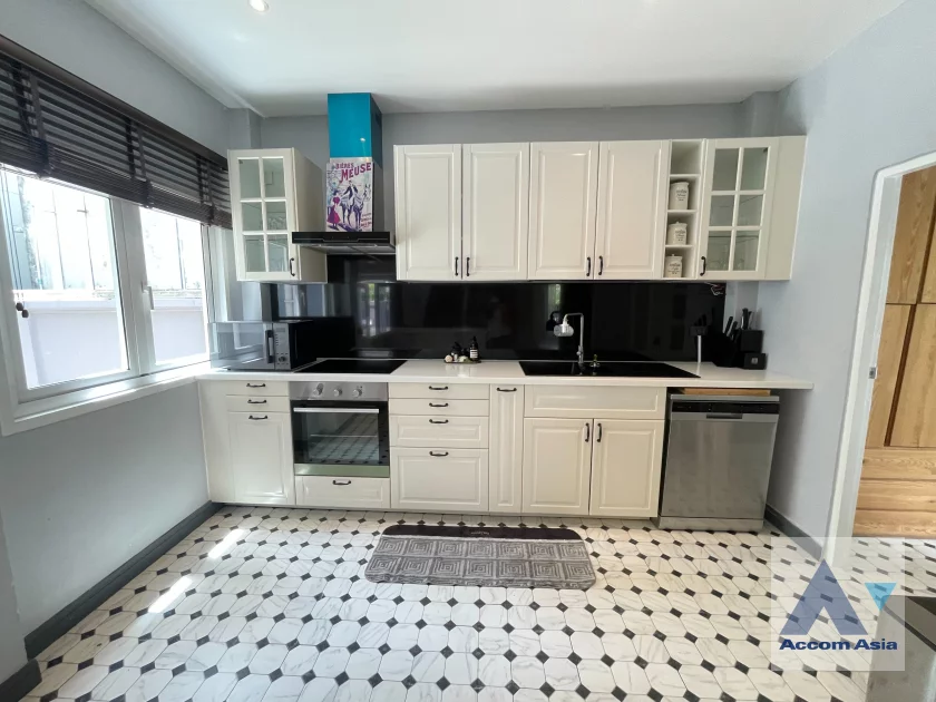 11  5 br House For Rent in Sukhumvit ,Bangkok BTS On Nut at House  in Compound AA21893