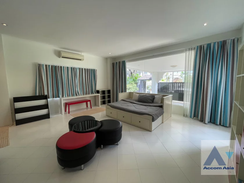 13  5 br House For Rent in Sukhumvit ,Bangkok BTS On Nut at House  in Compound AA21893
