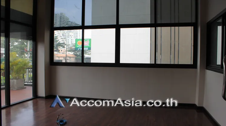 unit Retail / showroom For Rent in Sukhumvit, Bangkok  near BTS Phrom Phong - MRT Phetchaburi (AA21900)