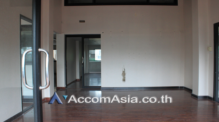 4  Retail / Showroom For Rent in Sukhumvit ,Bangkok BTS Phrom Phong - MRT Phetchaburi at Taka Town AA21900