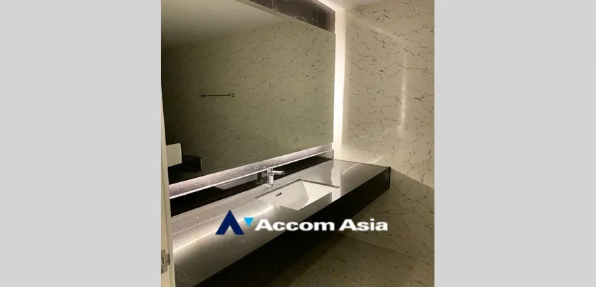 unit 1 Bedroom  Condominium For Rent in Silom, Bangkok  near BTS Surasak (AA21965)