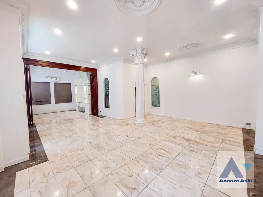 4  4 br House For Rent in Sukhumvit ,Bangkok BTS Thong Lo at Sukhumvit Villa AA21991