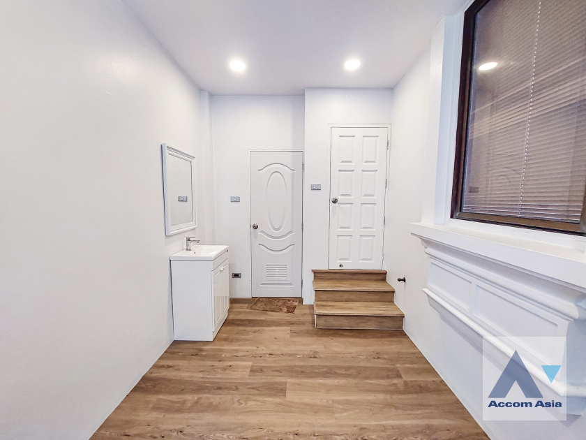 28  4 br House For Rent in Sukhumvit ,Bangkok BTS Thong Lo at Sukhumvit Villa AA21991