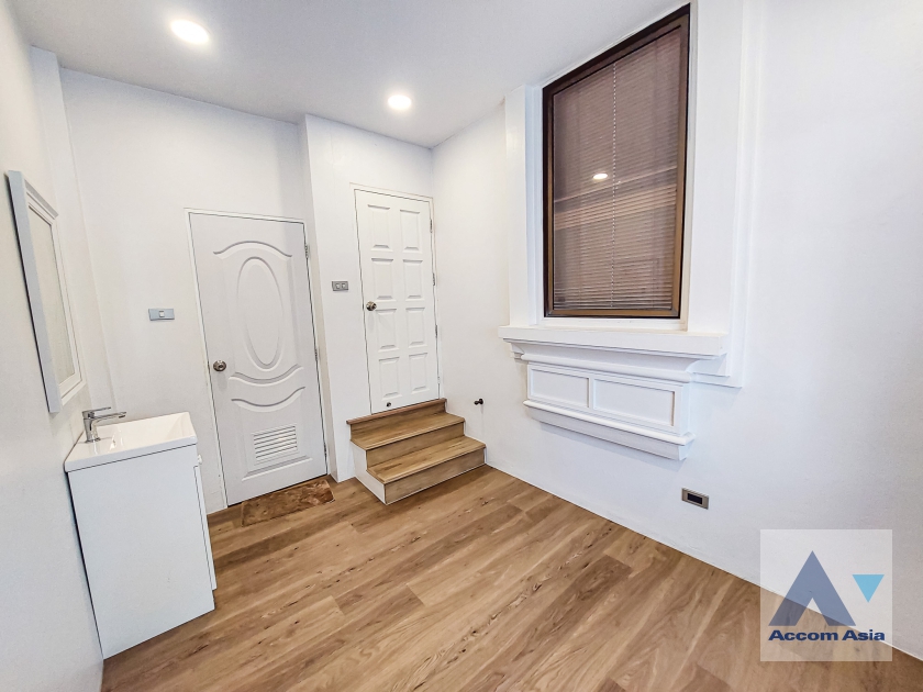 29  4 br House For Rent in Sukhumvit ,Bangkok BTS Thong Lo at Sukhumvit Villa AA21991