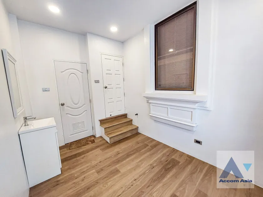 29  4 br House For Rent in Sukhumvit ,Bangkok BTS Thong Lo at Sukhumvit Villa AA21991