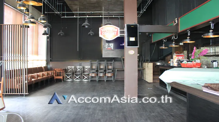 unit Retail / showroom For Rent in Sukhumvit, Bangkok  near MRT Phetchaburi - BTS Phrom Phong (AA21993)
