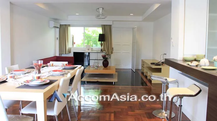 unit 5 Bedrooms  Townhouse For Rent in Sathorn, Bangkok  near BTS Chong Nonsi (10319)