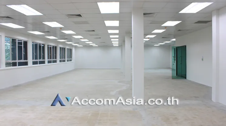 unit Office space For Rent in Sathorn, Bangkok  near BTS Surasak (AA22066)