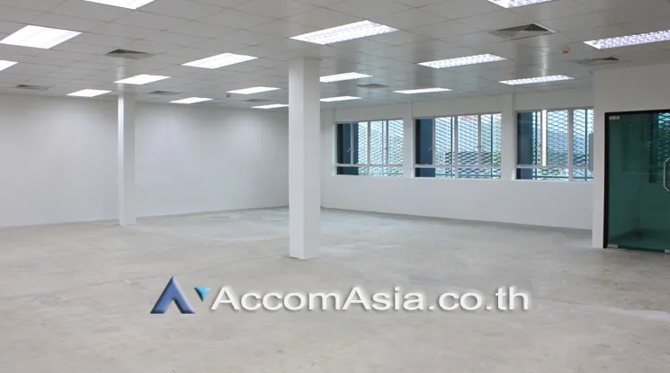 unit Office space For Rent in Sathorn, Bangkok  near BTS Surasak (AA22066)
