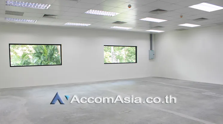 unit Office space For Rent in Sathorn, Bangkok  near BTS Surasak (AA22075)