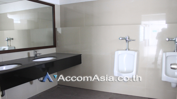 6  Office Space For Rent in Ratchadaphisek ,Bangkok MRT Thailand Cultural Center at Amornphan 205 AA22097